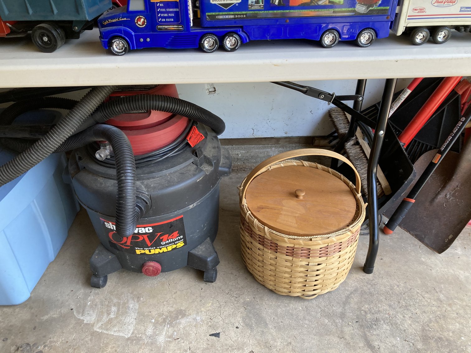 Image for 4 BEDROOM, 2 1/2 BATH, COLONIAL STYLE HOME W/ATTACHED 2 CAR GARAGE