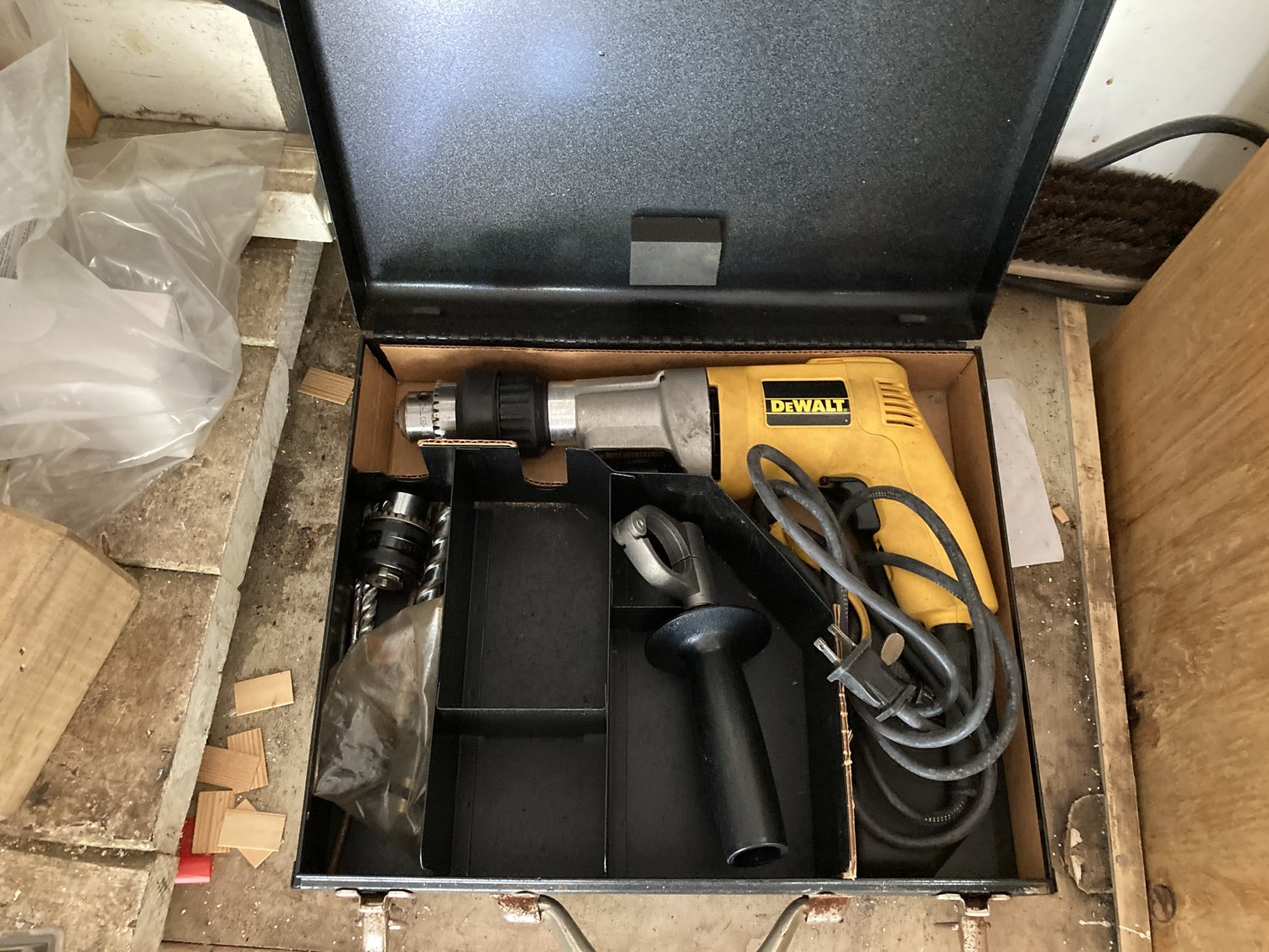 Image for 4 BEDROOM, 2 1/2 BATH, COLONIAL STYLE HOME W/ATTACHED 2 CAR GARAGE