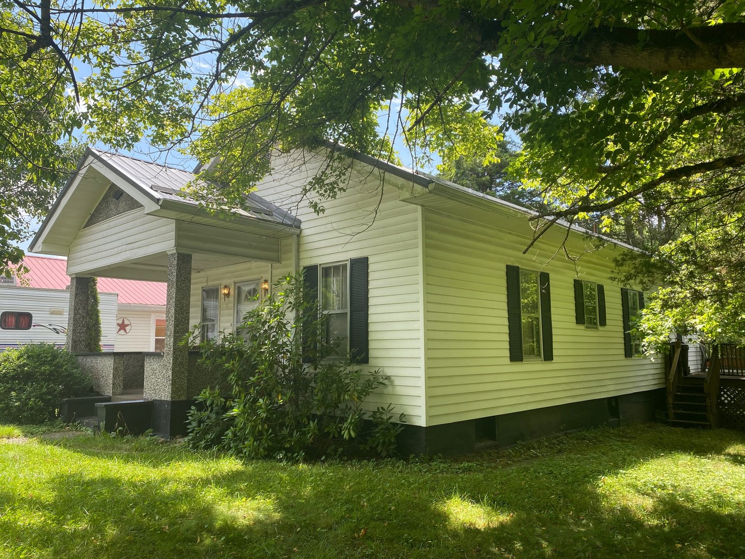 2 Bedroom Ranch near the Greenbrier River