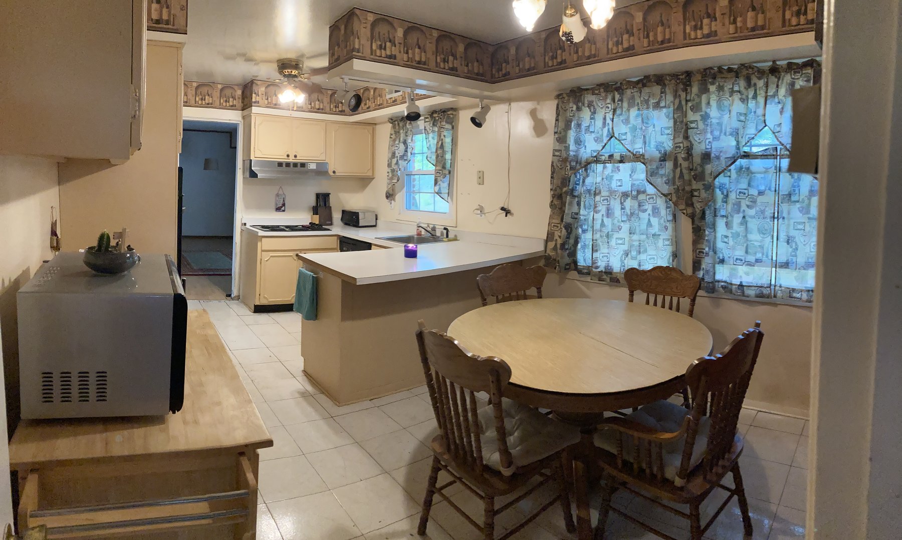 Image for 4 BEDROOM, 2 1/2 BATH, COLONIAL STYLE HOME W/ATTACHED 2 CAR GARAGE