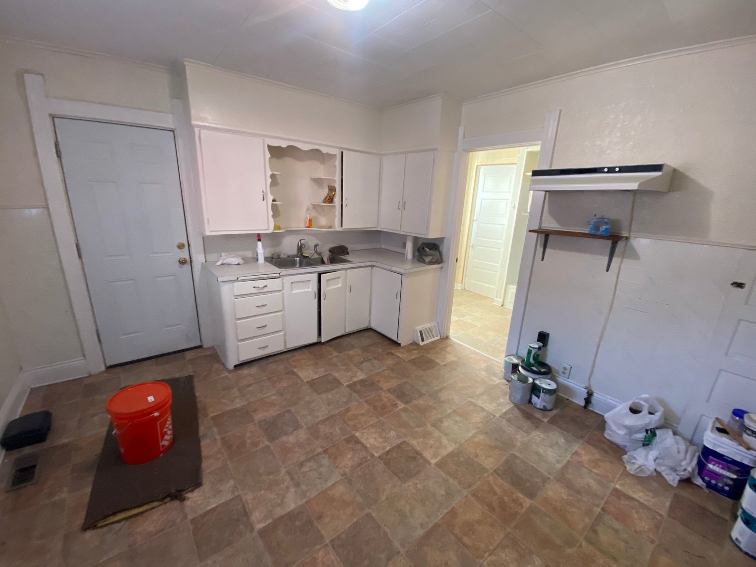 Image for ABSOLUTE AUCTION! - 605 Cincinnati Street