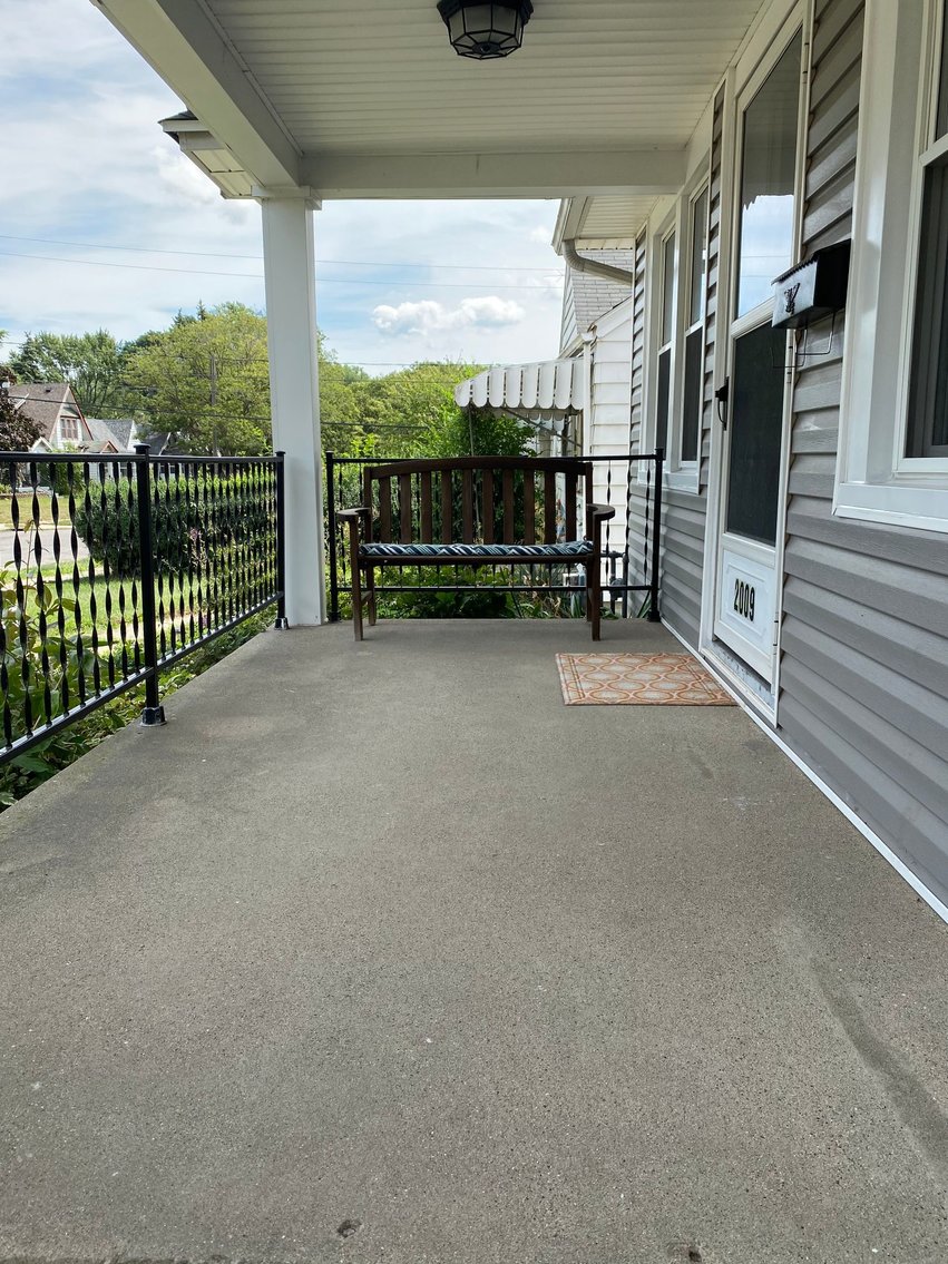 Image for ABSOLUTE AUCTION! - 2009 Southmoor Drive