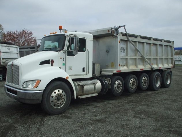 Image for Public Virtual Equipment Auction: Lot 406 - 2012 Kenworth T370 Truck