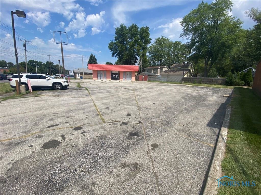 Image for MINIMUM BID AUCTION! $75,000 - 1345 S. Detroit Ave.