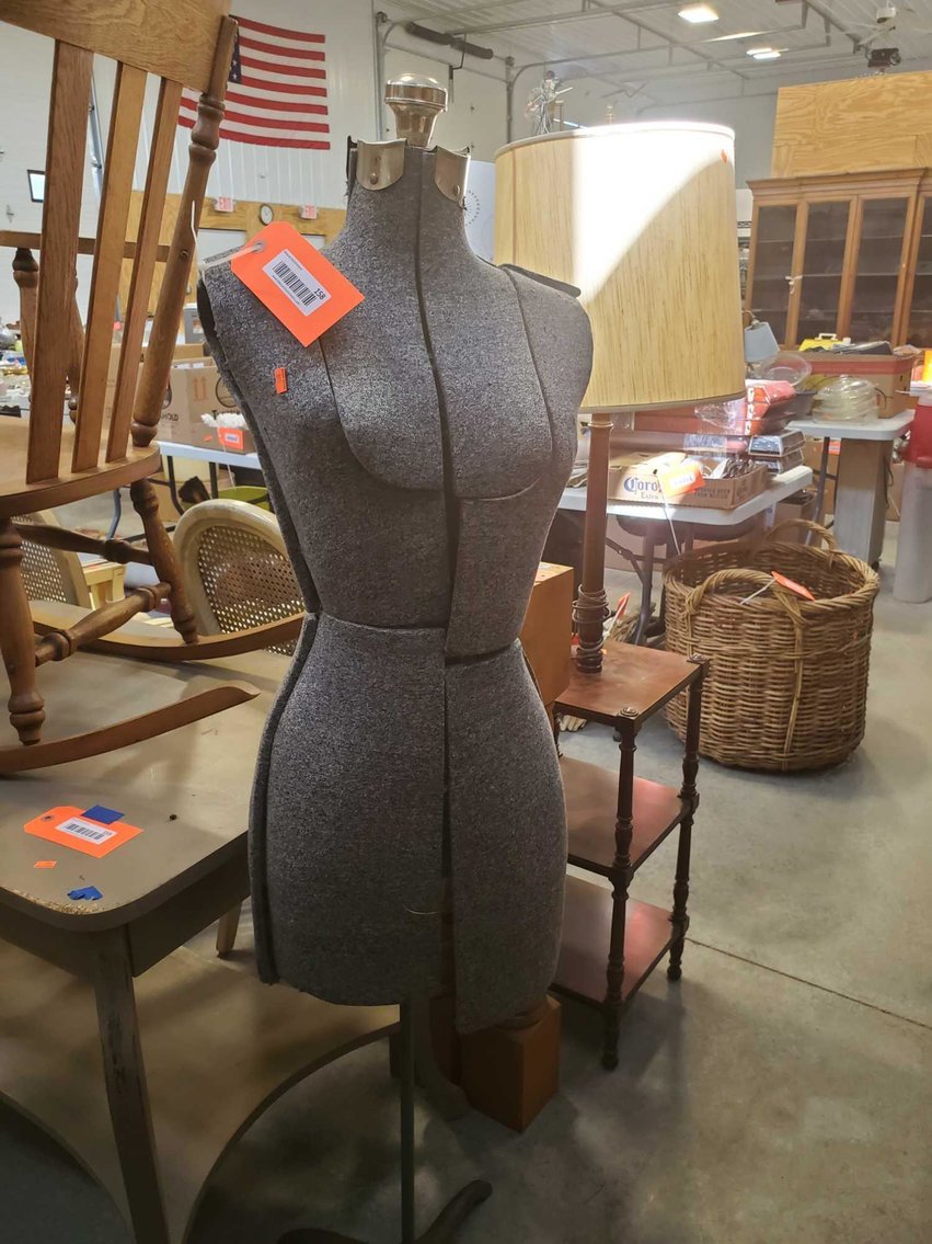 Image for Cub Cadet rider,Furniture, Collectibles, Household-New building south