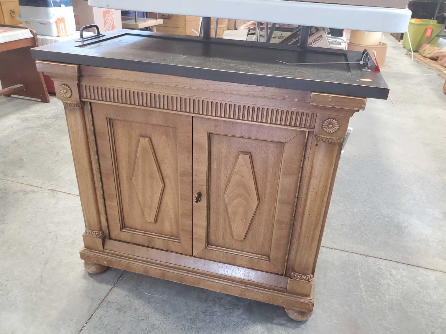 Image for Cub Cadet rider,Furniture, Collectibles, Household-New building south