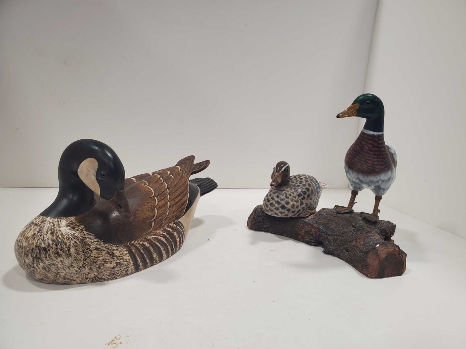 Image for Furniture, Collectibles, Household-New building north