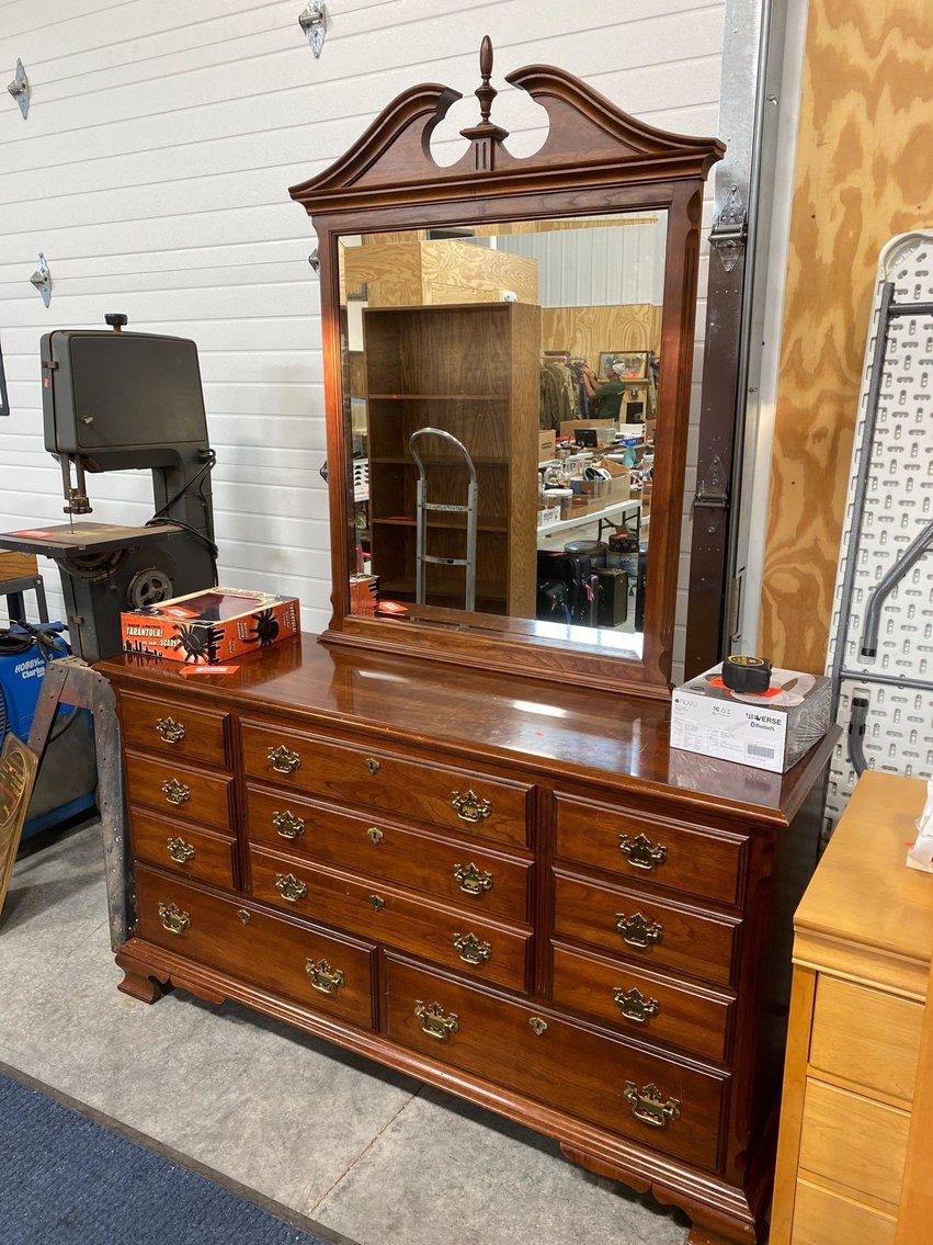 Image for Furniture, Collectibles, Household-New building north