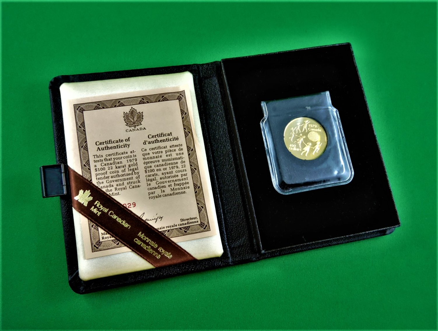 Image for Gold Coin - $100 - 1979 - Royal Canadian Mint - International Year of the Child