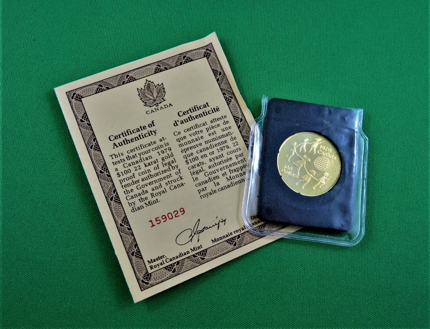 Image for Gold Coin - $100 - 1979 - Royal Canadian Mint - International Year of the Child