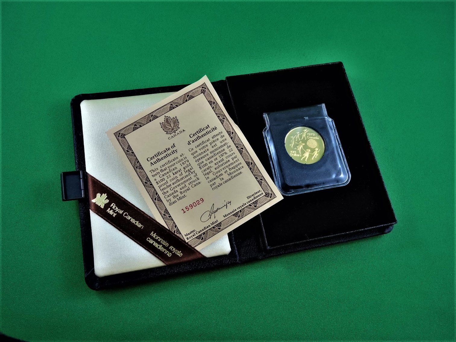 Image for Gold Coin - $100 - 1979 - Royal Canadian Mint - International Year of the Child