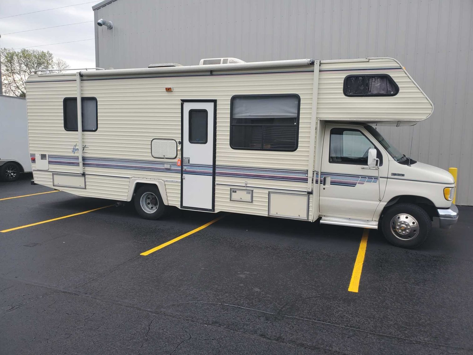 Image for Furniture, Collectibles, Household-Main room back half