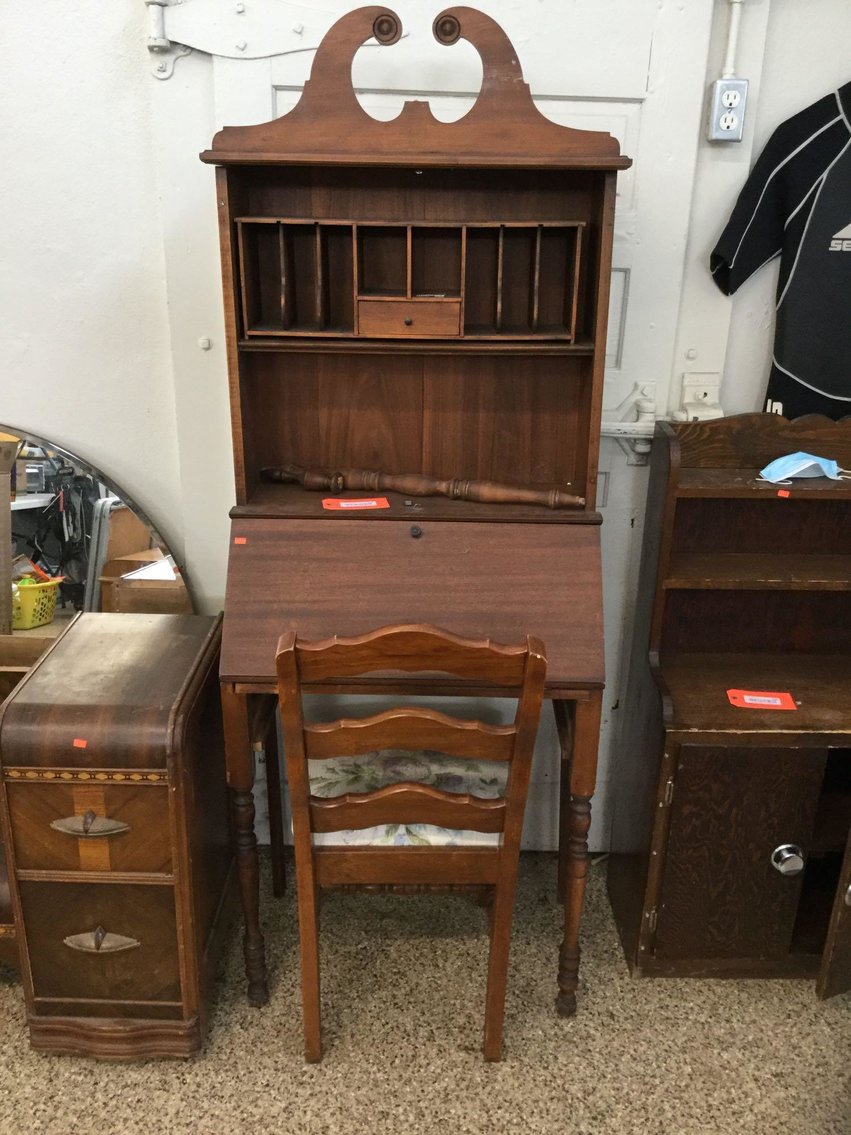 Image for Furniture, Collectibles, Household-Main room back half