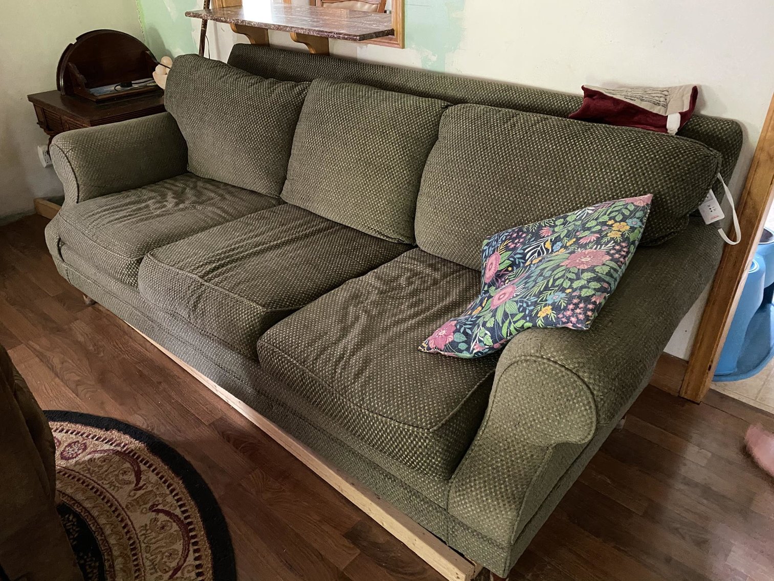 Image for Jacuzzi, Like-New Appliances, Antique & Modern Furniture, & more