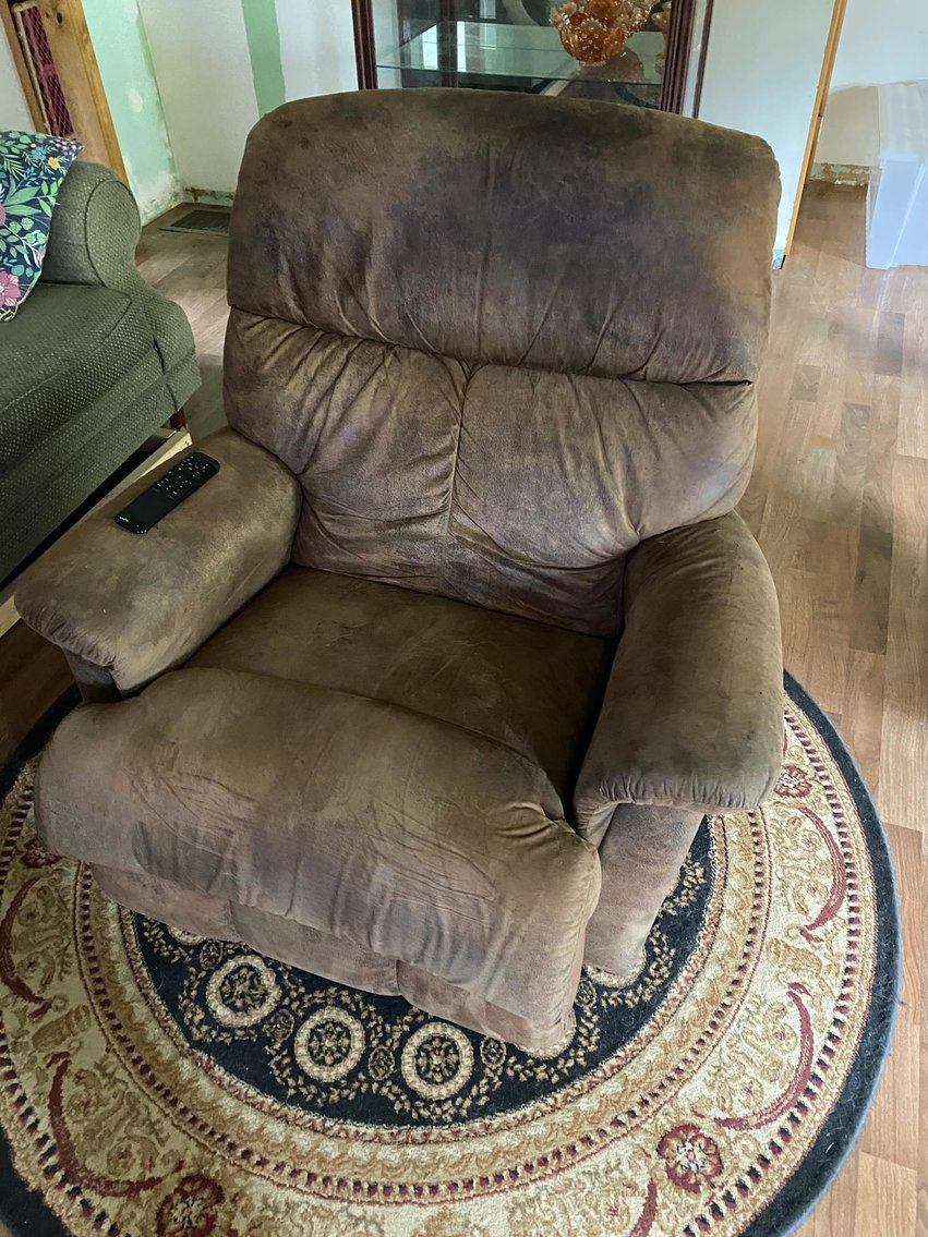 Image for Jacuzzi, Like-New Appliances, Antique & Modern Furniture, & more