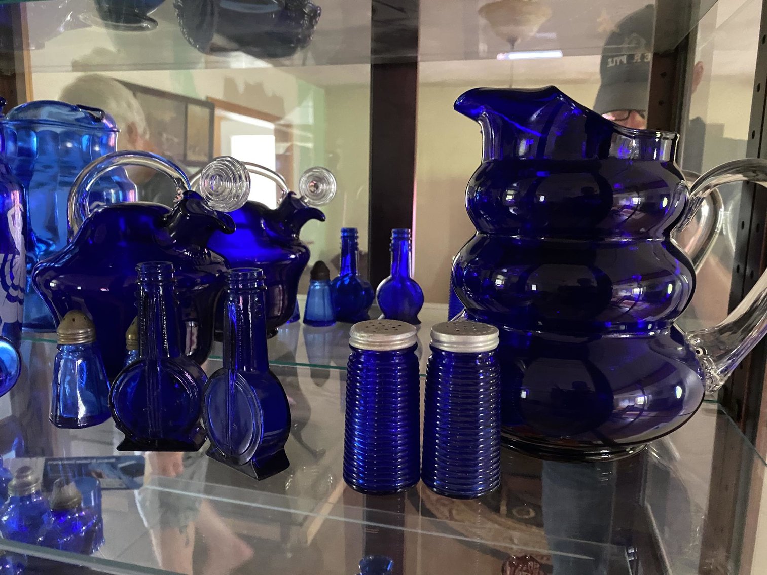 Image for Jacuzzi, Like-New Appliances, Antique & Modern Furniture, & more