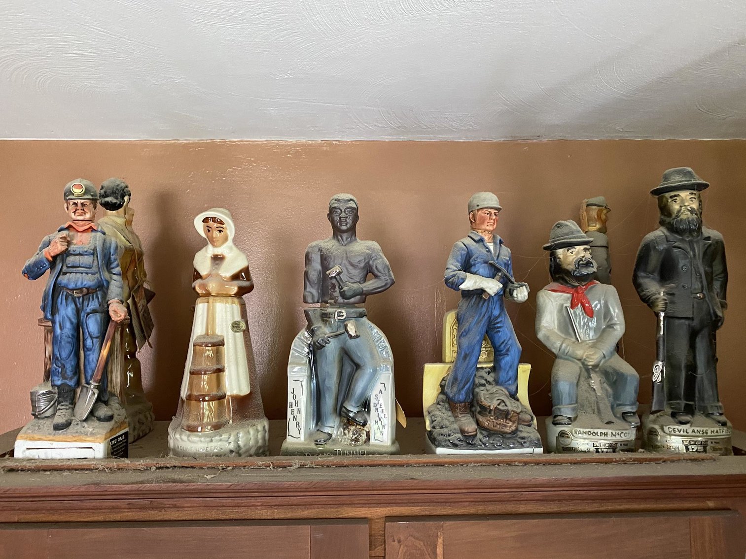 Image for Jacuzzi, Like-New Appliances, Antique & Modern Furniture, & more