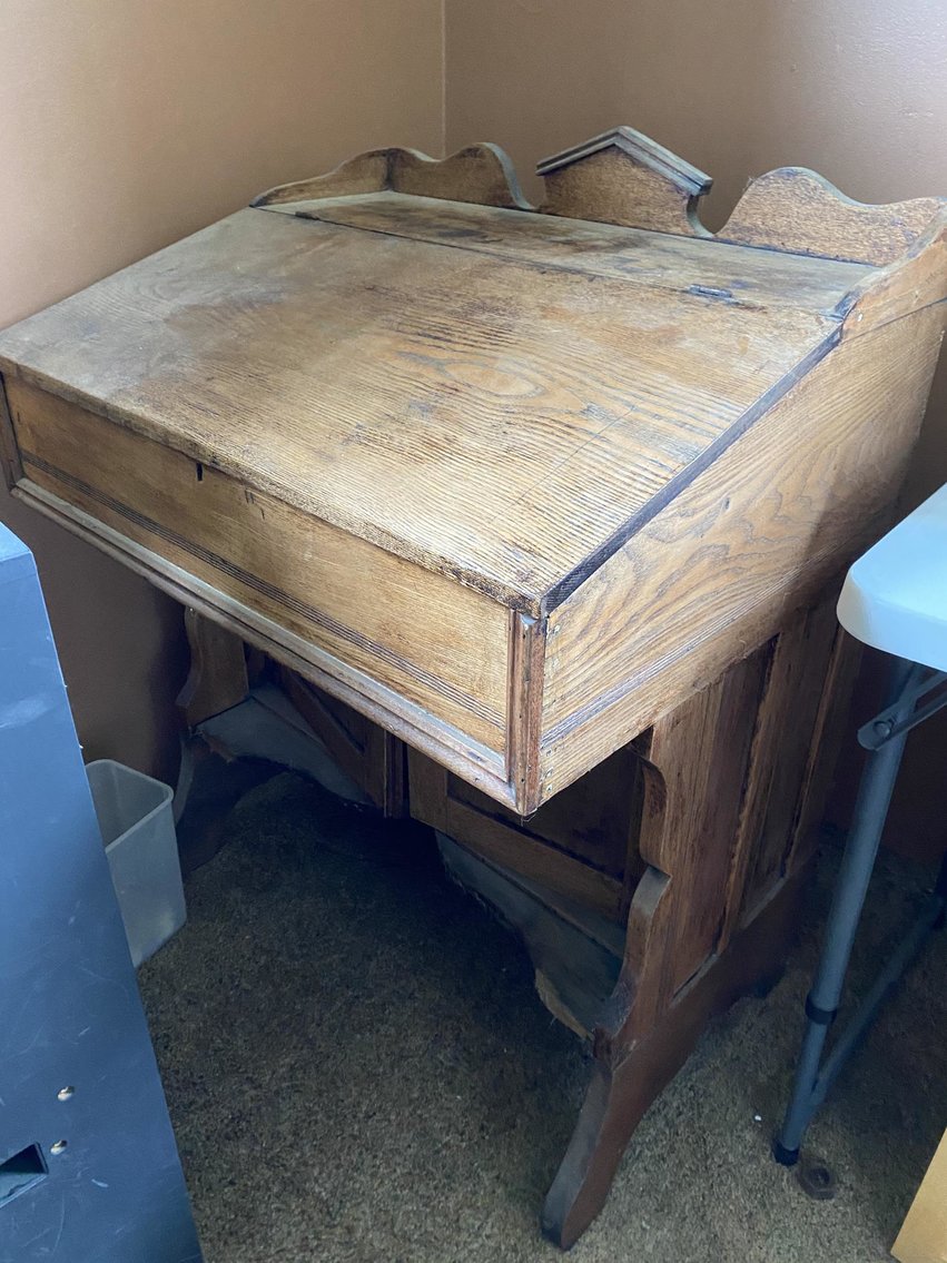 Image for Jacuzzi, Like-New Appliances, Antique & Modern Furniture, & more