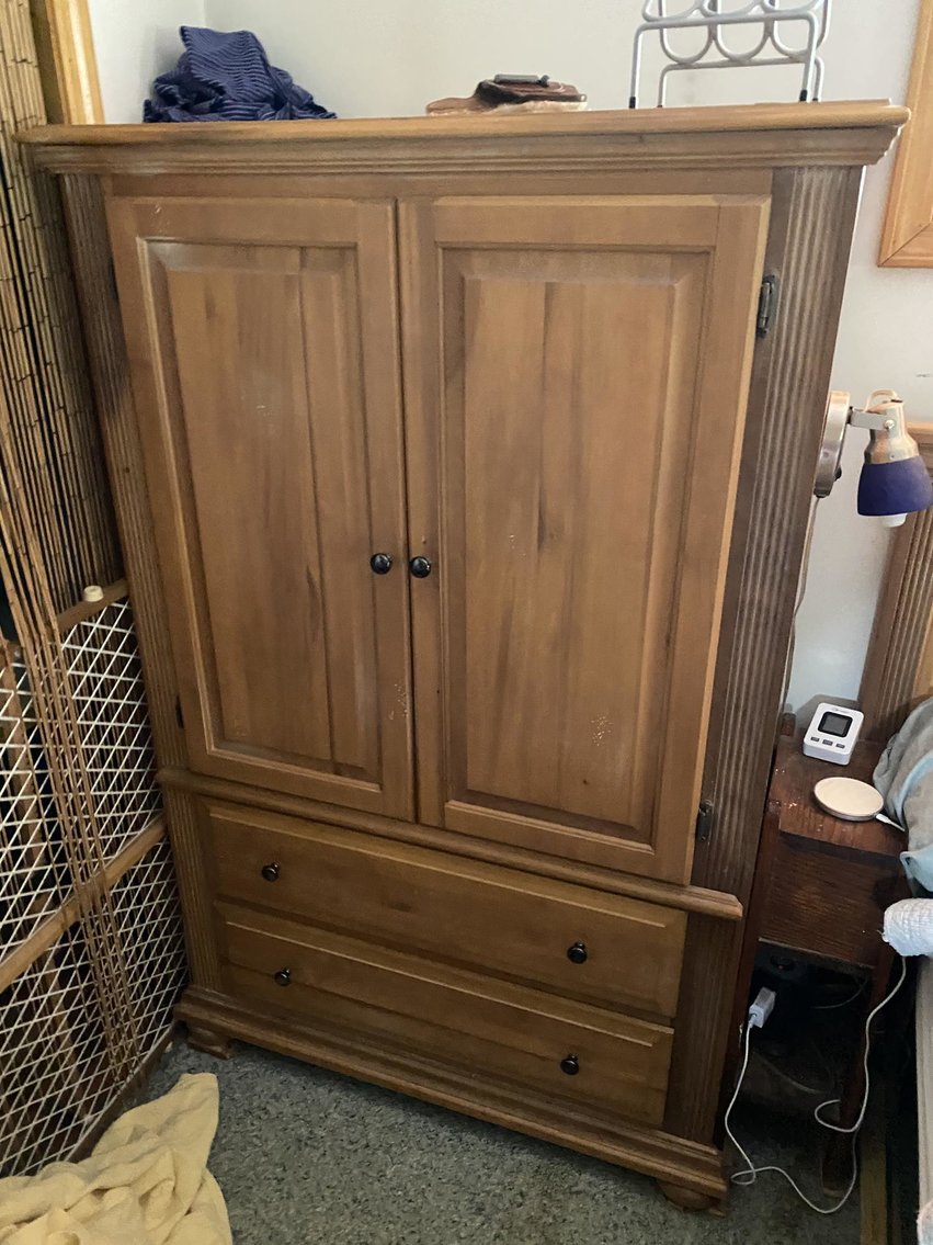 Image for Jacuzzi, Like-New Appliances, Antique & Modern Furniture, & more