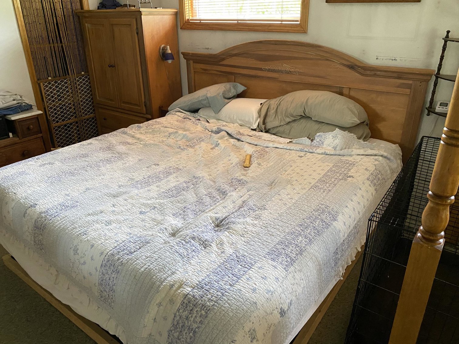 Image for Jacuzzi, Like-New Appliances, Antique & Modern Furniture, & more