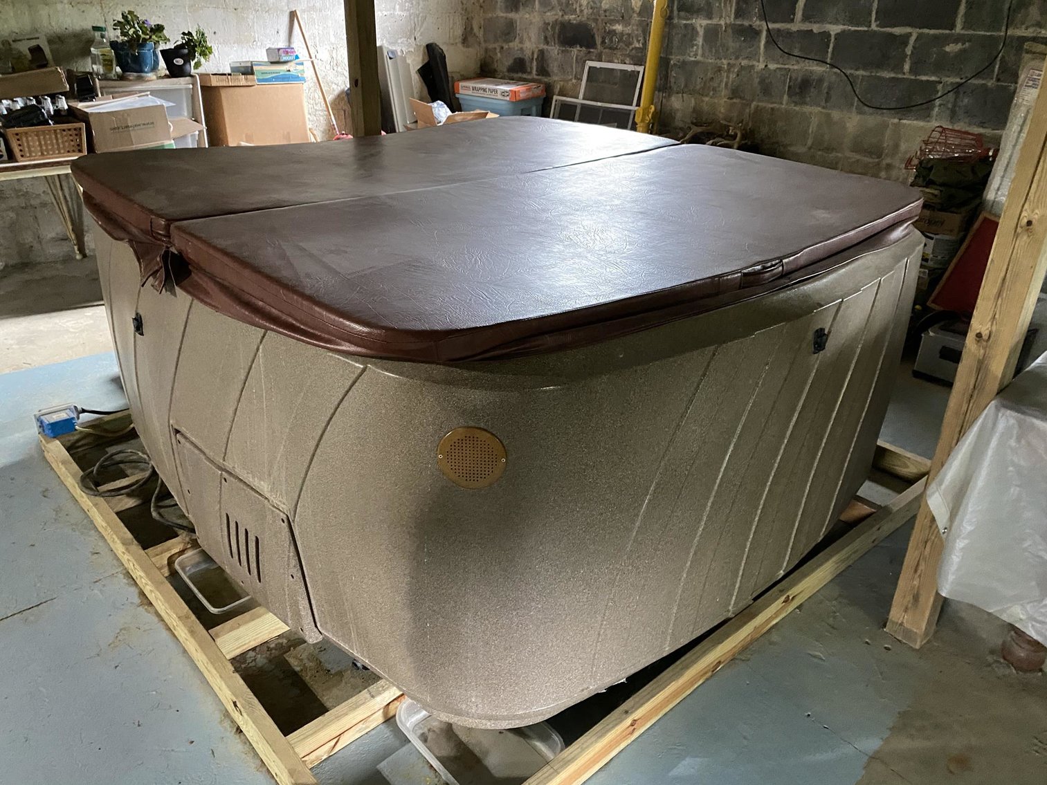 Image for Jacuzzi, Like-New Appliances, Antique & Modern Furniture, & more