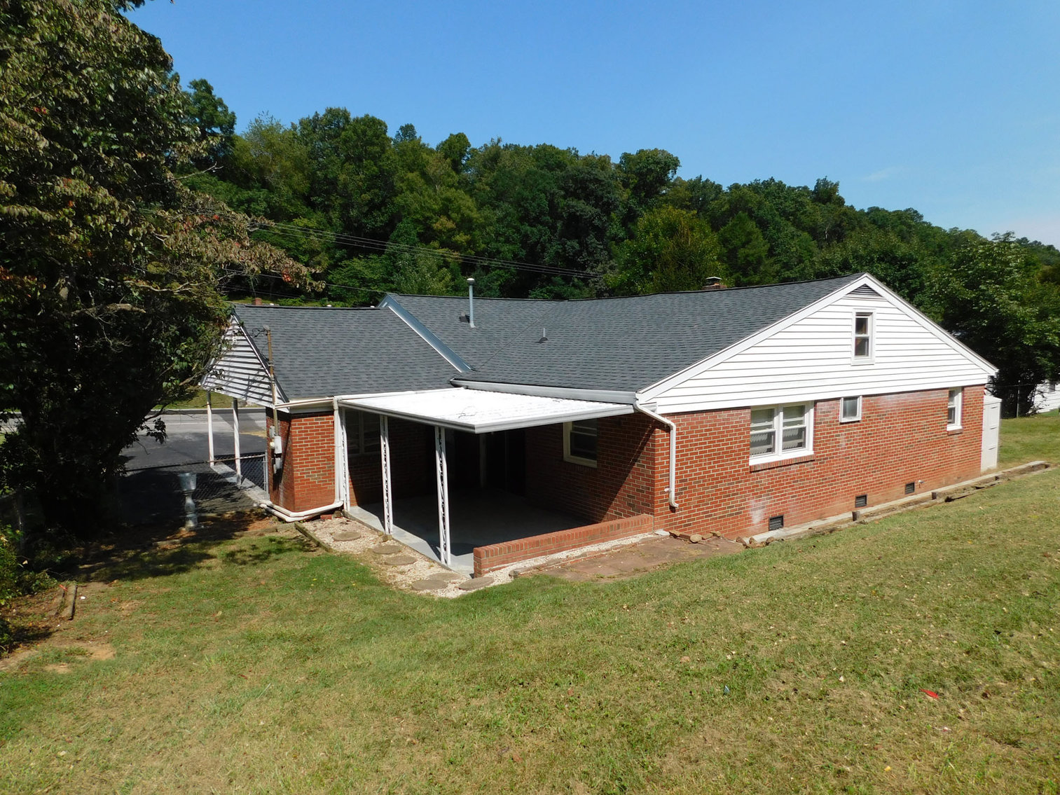 Image for 3 BEDROOM - 2 BATH - ALL BRICK HOME BRISTOL VA.