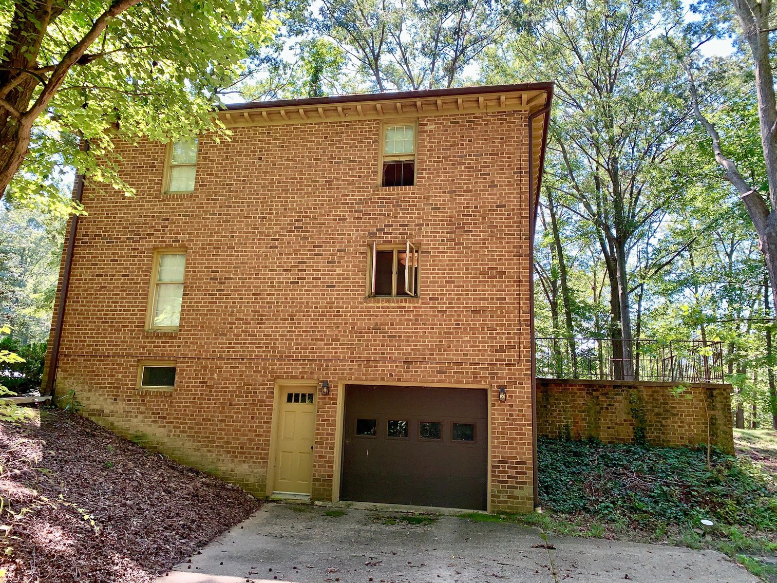 Image for 3 BR/2.5 BA Brick Home on 2.1 +/- Acres Only Minutes from NSWC Dahlgren-- SELLS to the HIGHEST BIDDER!!