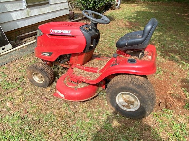 Image for Charlie Randall Road Lawndale-Vintage cars, tractors and more!