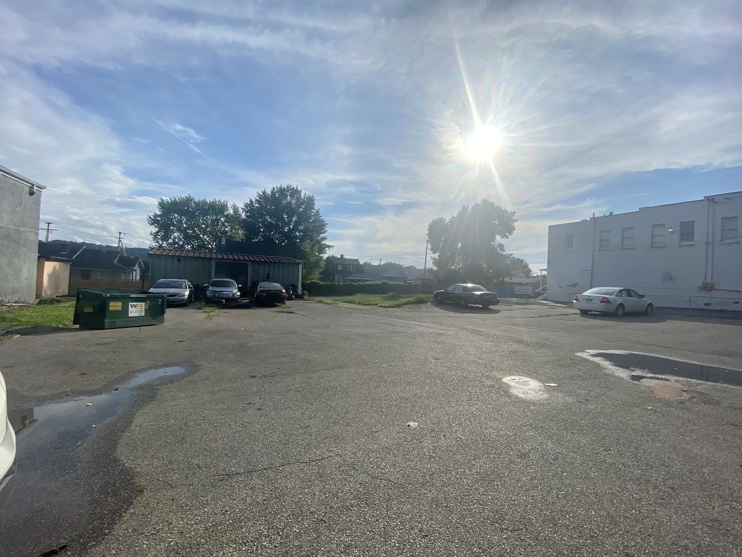 Garage Shop in Charleston Sold to High Bidder