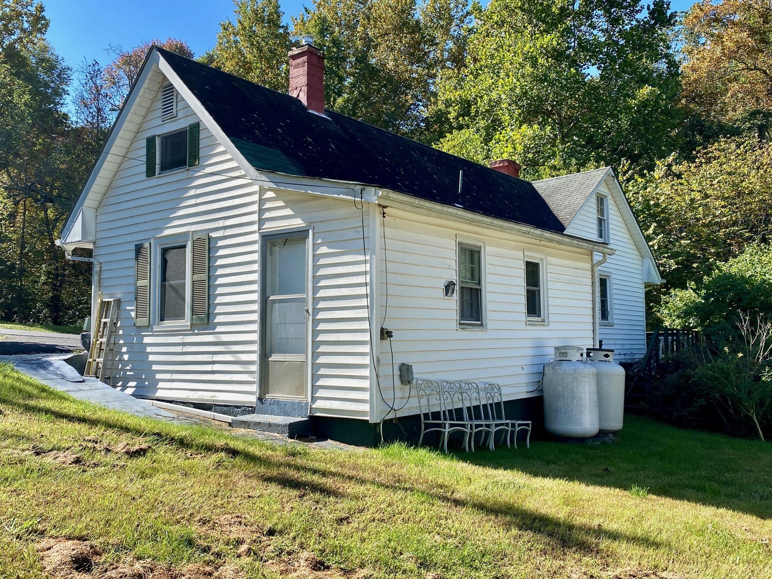Image for 2 BR/1 BA Home on .29 +/- Acres w/Outbuildings in Culpeper County, VA--SELLS to the HIGHEST BIDDER!!