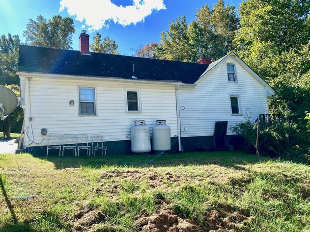 Image for 2 BR/1 BA Home on .29 +/- Acres w/Outbuildings in Culpeper County, VA--SELLS to the HIGHEST BIDDER!!