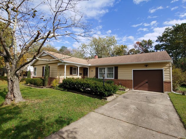 3 BR, 2 BA “L” STYLE RANCH HOME  W/ATTACHED 1 CAR GARAGE  PLUS REMAINING HOUSEHOLD FURNISHINGS