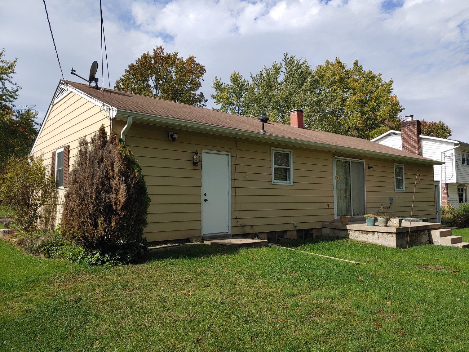 Image for 3 BR, 2 BA “L” STYLE RANCH HOME W/ATTACHED 1 CAR GARAGE PLUS REMAINING HOUSEHOLD FURNISHINGS