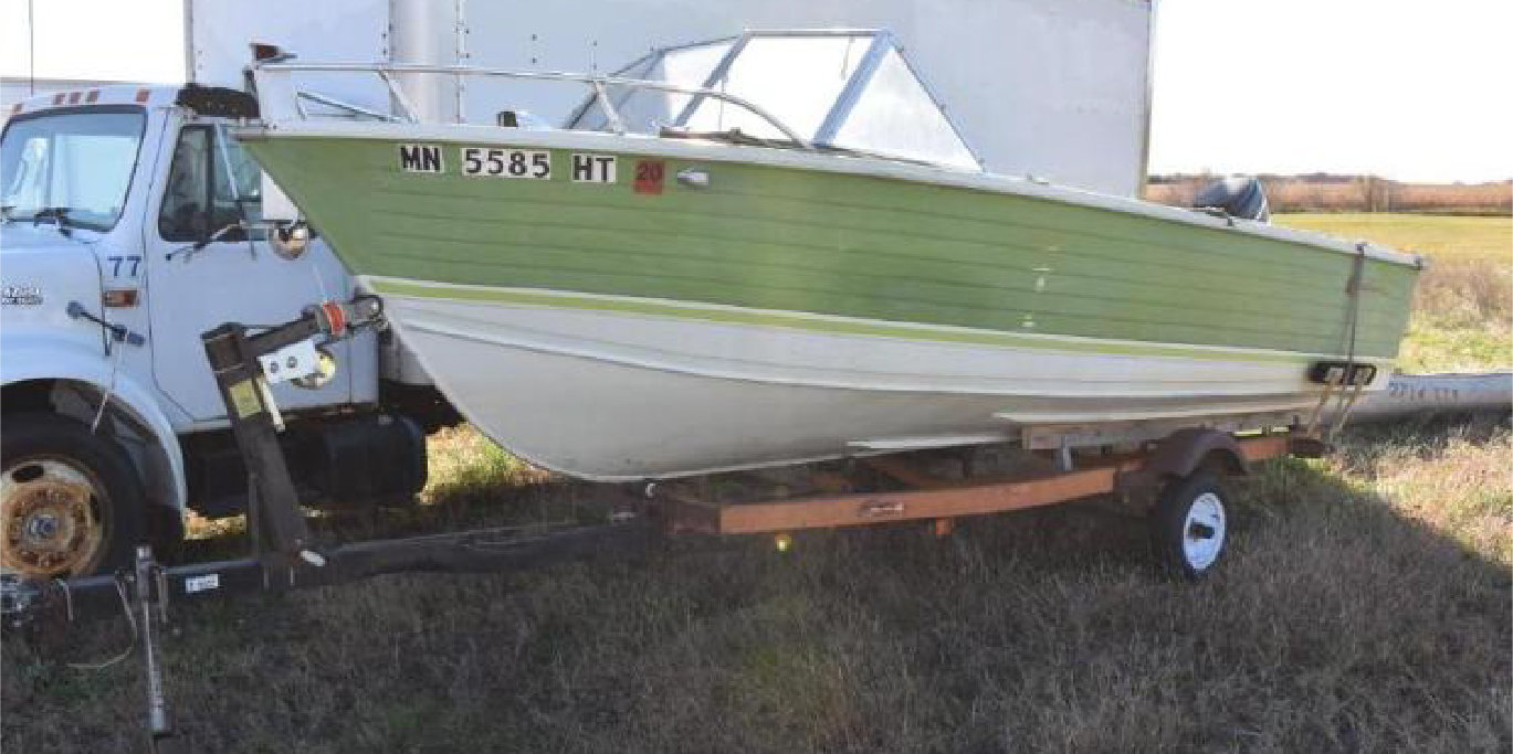 1972 Crestliner 19' Boat and Trailer & 1985 Alumacraft 17' Aluminum Canoe
