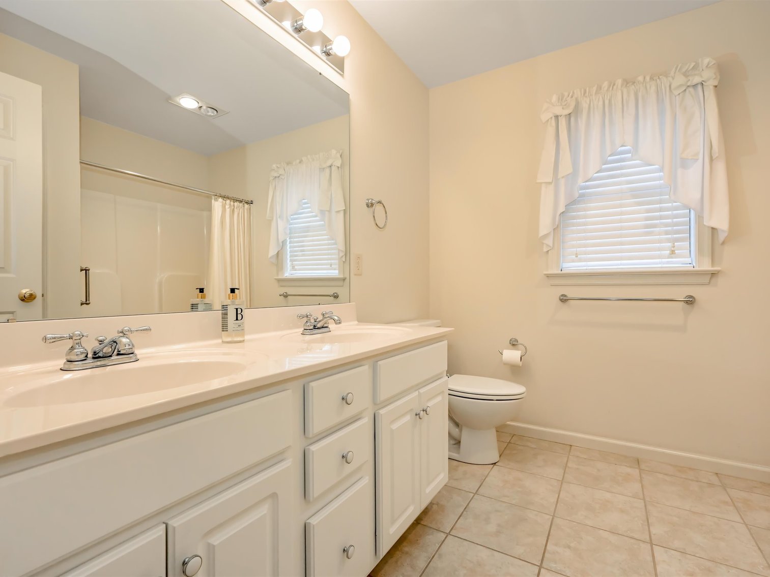 Image for 208 White Oak Circle - Lebanon, PA