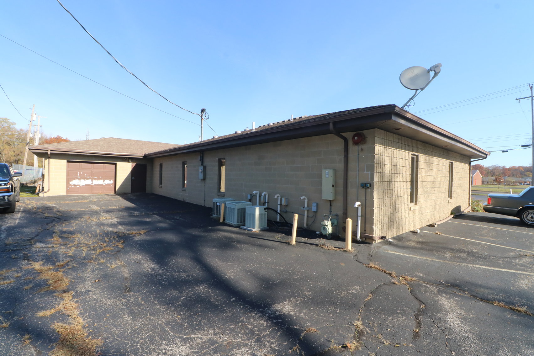 Image for MINIMUM BID AUCTION $275,000! 3435 N HOLLAND SYLVANIA RD