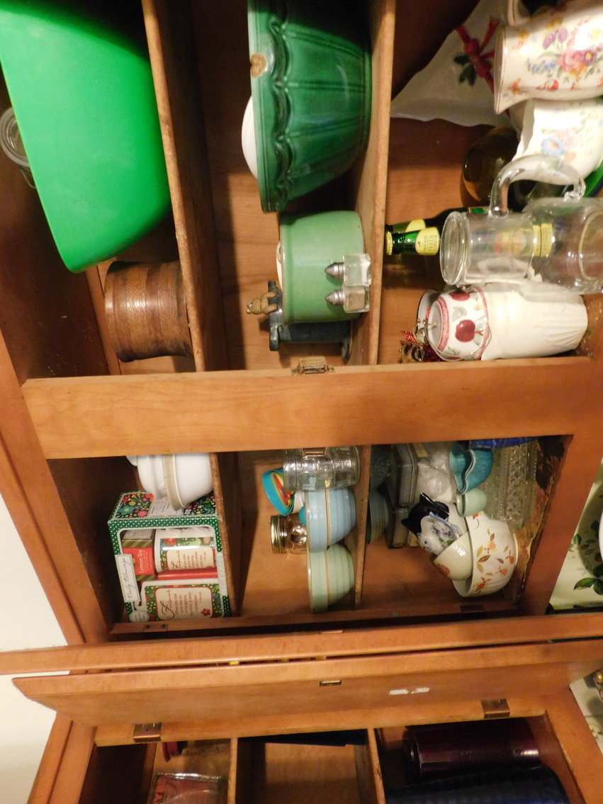 Image for Suzuki Sx4, Antique Furniture, Jewelry and More!