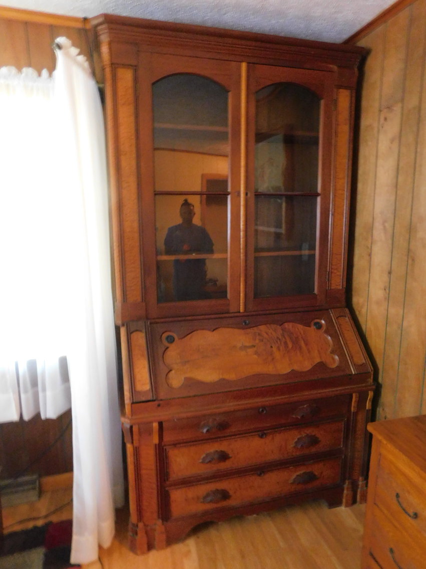 Image for Suzuki Sx4, Antique Furniture, Jewelry and More!