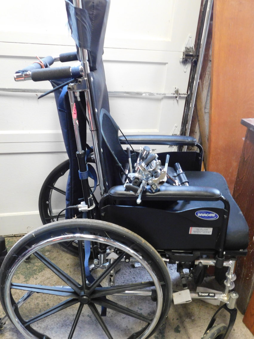 Image for Suzuki Sx4, Antique Furniture, Jewelry and More!