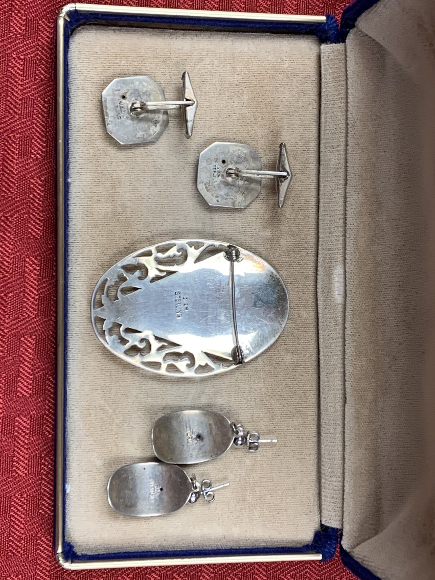 Image for Suzuki Sx4, Antique Furniture, Jewelry and More!