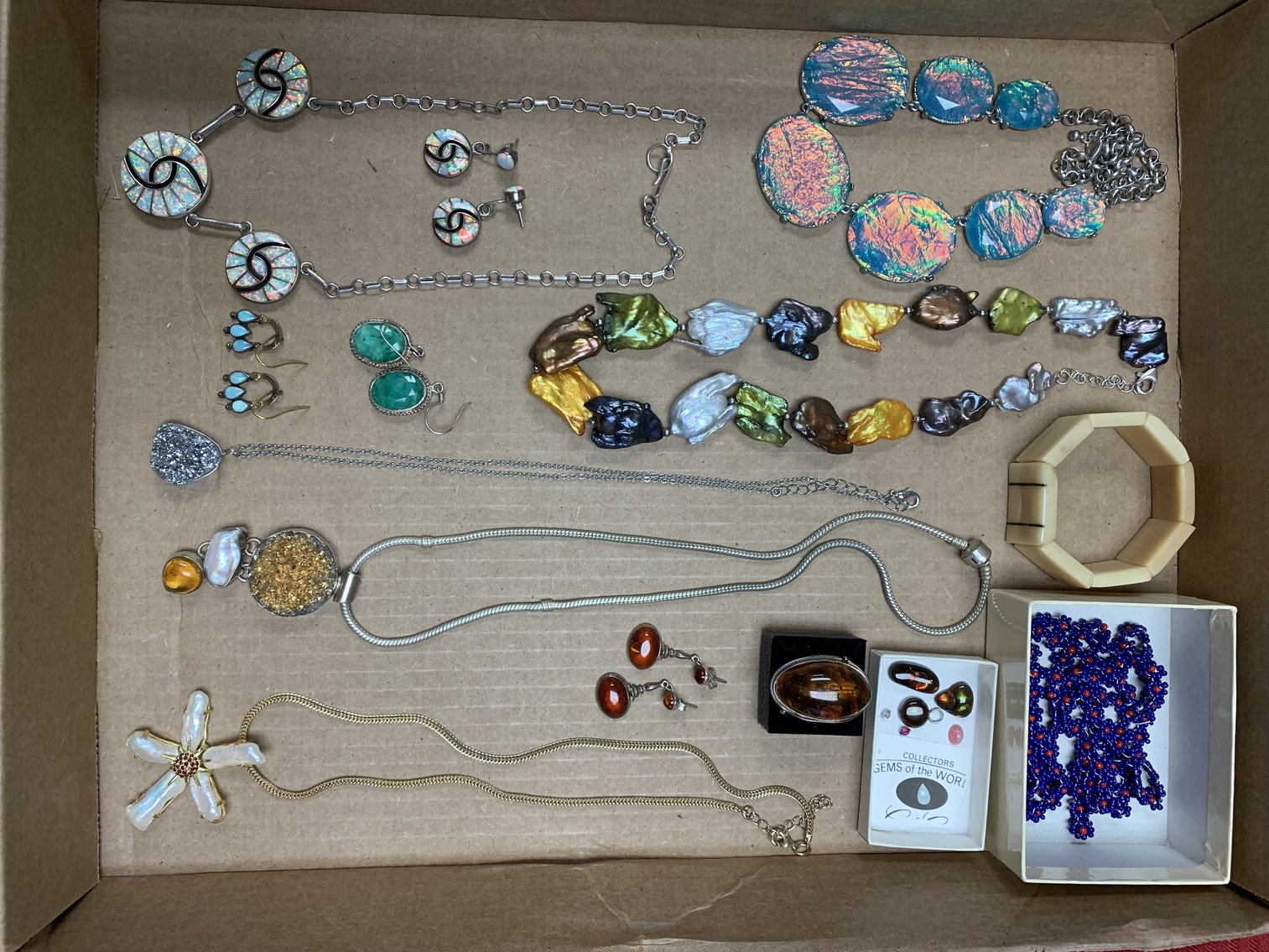 Image for Suzuki Sx4, Antique Furniture, Jewelry and More!