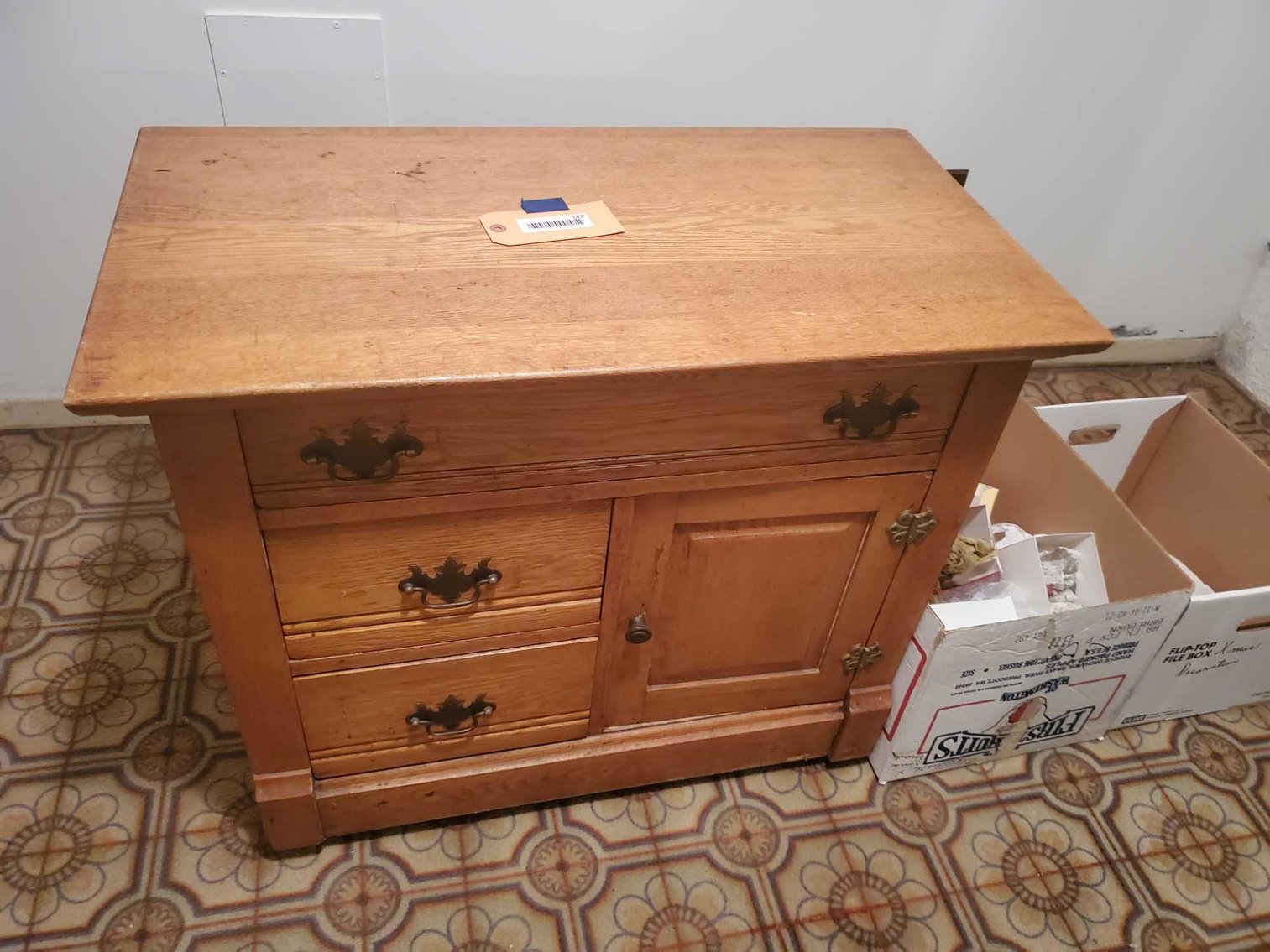 Image for Furniture, Collectibles, Household-Hickory Ave