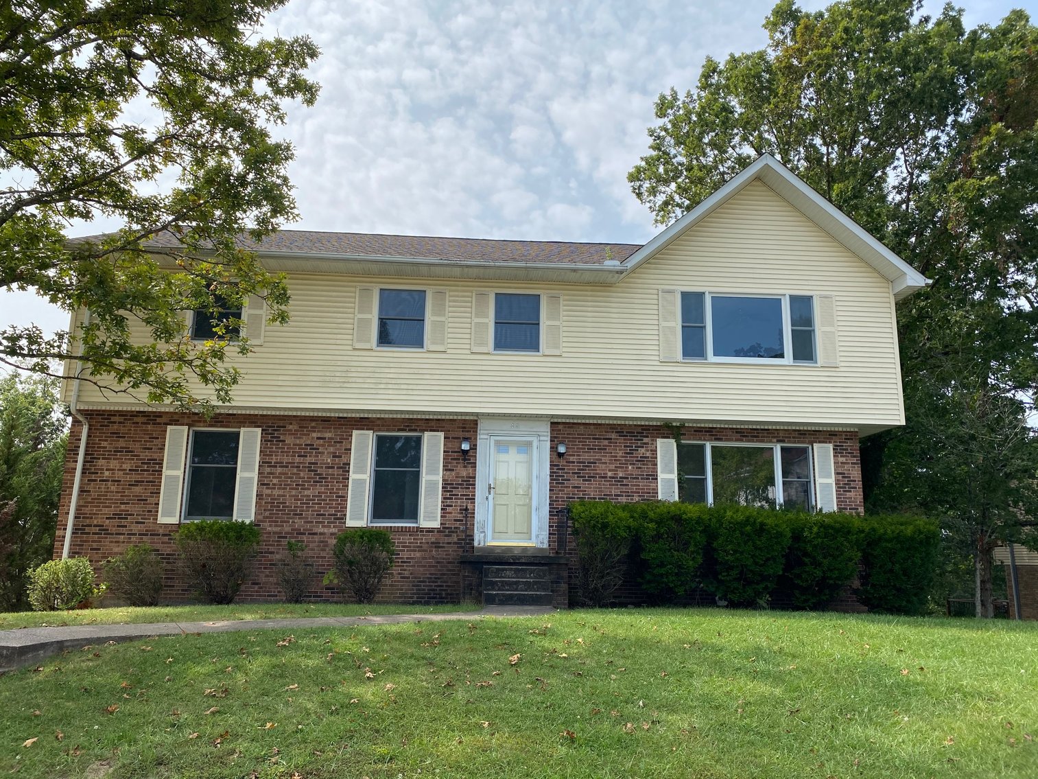 5 Bedroom Colonial in South Hills