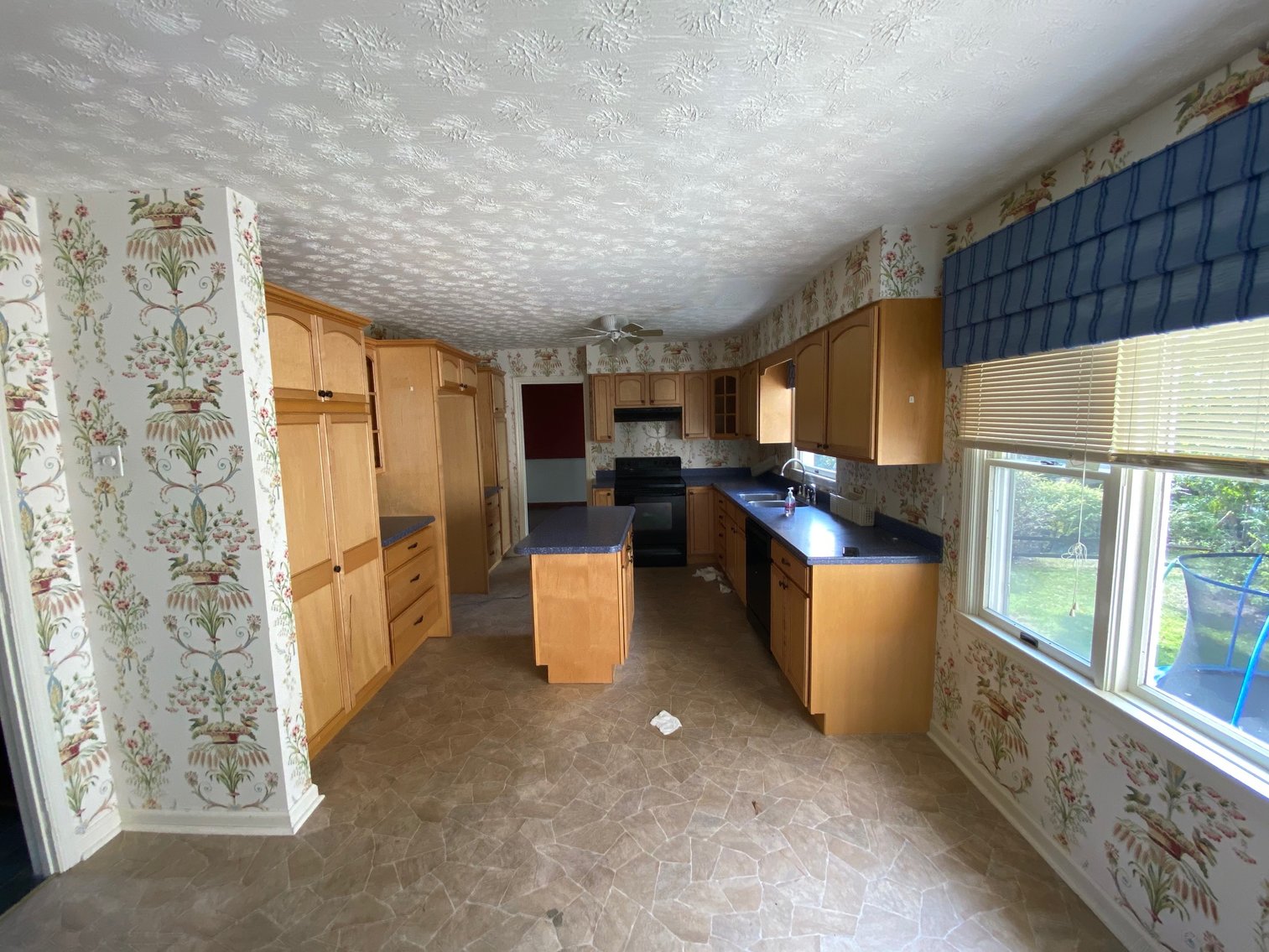 Image for SOLD $221,100 - 5 Bedroom Colonial in South Hills