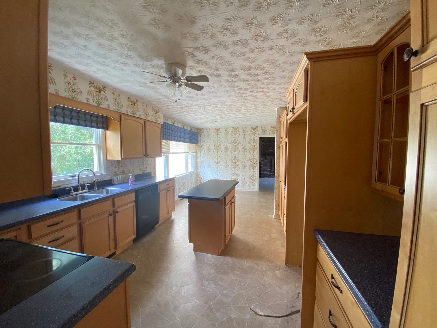 Image for SOLD $221,100 - 5 Bedroom Colonial in South Hills