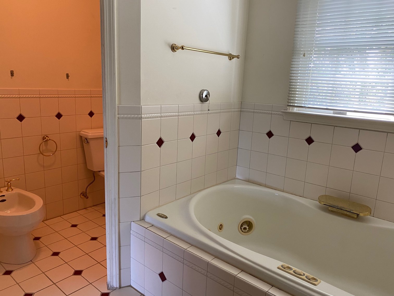 Image for SOLD $221,100 - 5 Bedroom Colonial in South Hills