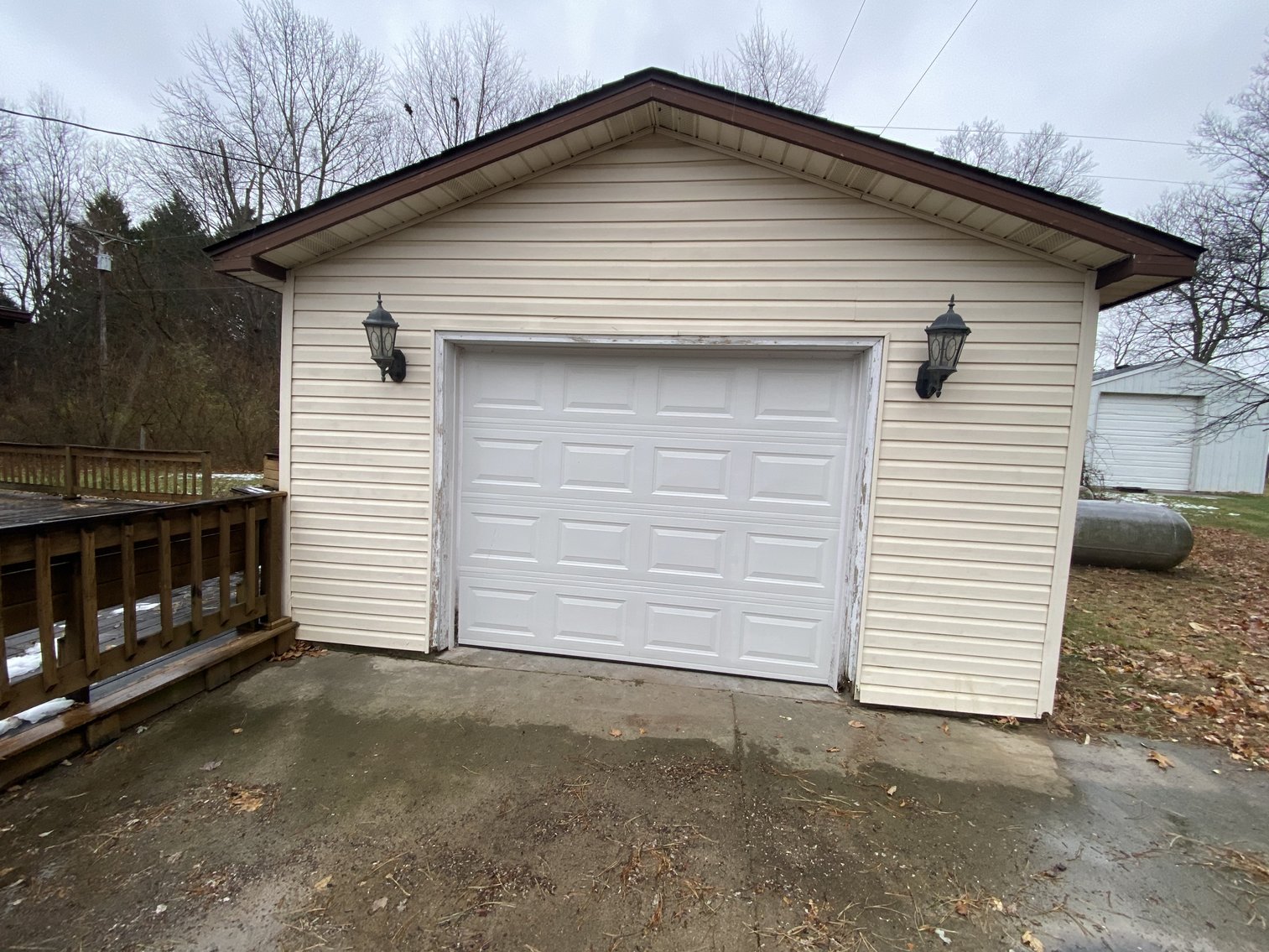 Image for MINIMUM BID AUCTION $77,000! 16611 DIXON RD