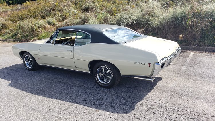 Image for 1968 Pontiac GTO & 1977 Pontiac Trans AM Special Edition