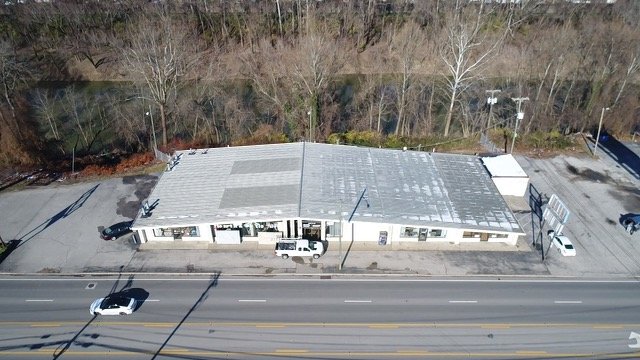 Image for Commercial Building on Highly Traveled Route 60