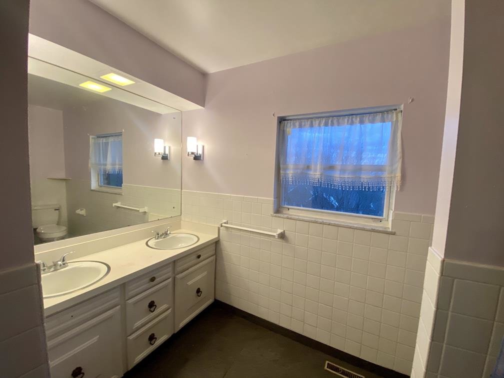 Image for SOLD $170,500 - Beautiful 3 Bedroom in South Hills